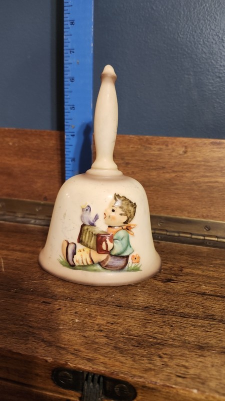 VTG Goebel Hummel First Edition #700 Bell "Lets Sing" 1978 Collectible