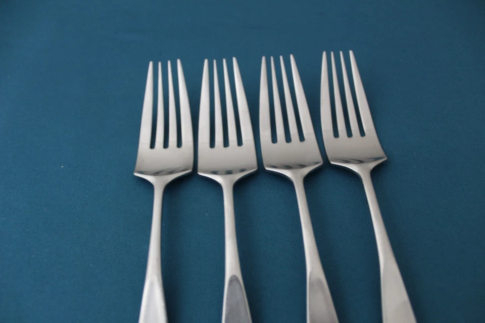 4 tenedores de cena toalla acolchada BEDFORD satinado 18/8 acero inoxidable Japón 7 1/4" Foto 3 de 4