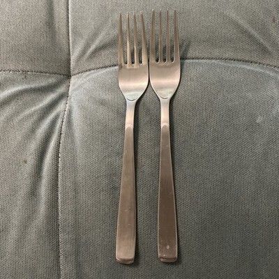 2 Wallace Dinner Forks SPARTA Pattern 18/10 Stainless Flatware