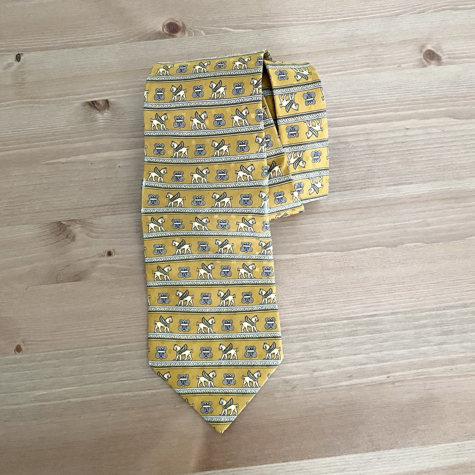 VERSACE Classic 100% Silk Yellow Statue Animal Print Necktie Made Italy Flawed