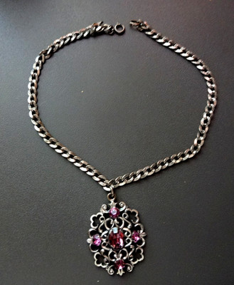 Vtg Gorgeous NAPIER Purple Rhinestone Silver Tone Fancy Pendant Necklace RARE