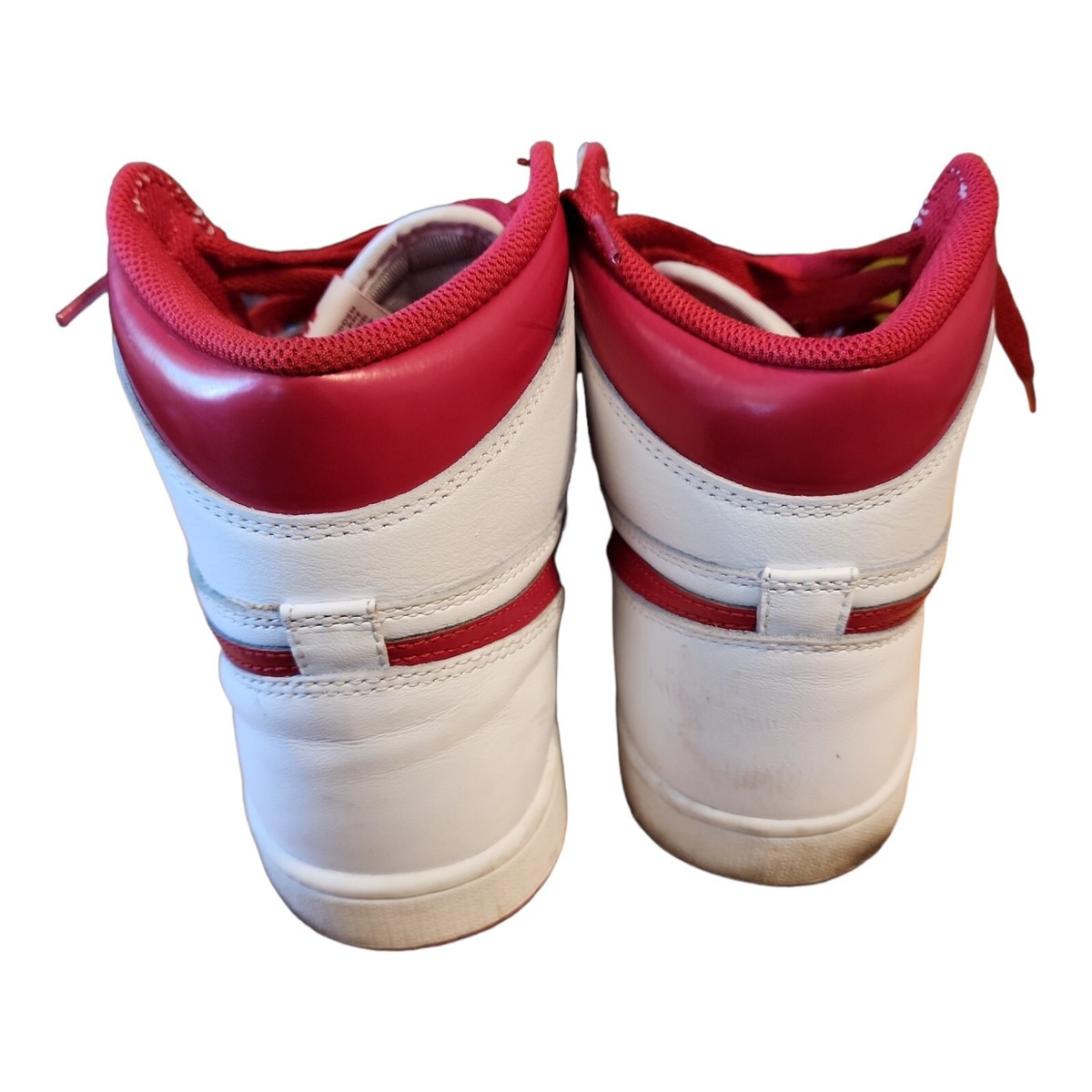 Size 9.5 Rare Nike Air Jordan 1 retro High OG 666088-102 Size 9.5 Rare Nike Air Jordan 1 retro High OG 666088-102