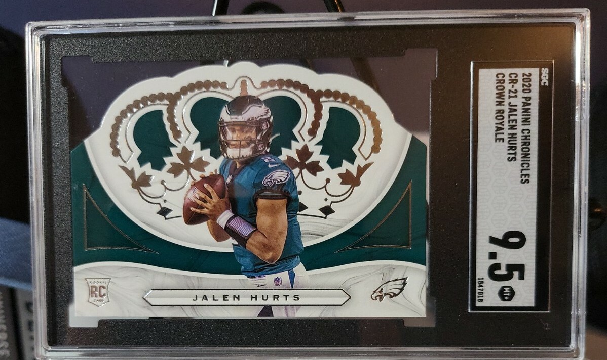 Jalen Hurts Panini Chronicles Crown Royale #CR21 Autograph-Gold