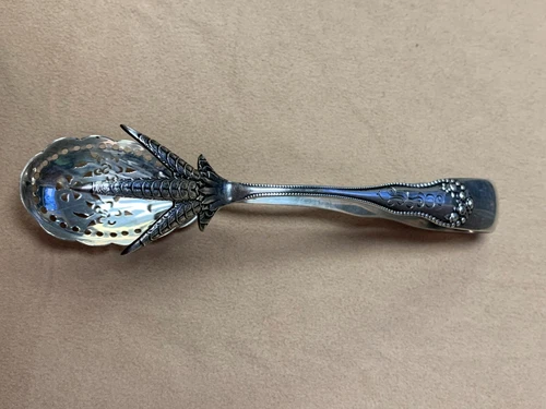 Antique Gorham Claw & Pierced Shell 6.75" Sterling Silver Serving Tongs 62 Grams