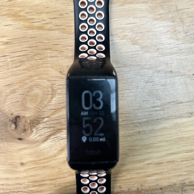 Fitbit Charge 4 Fitnesstracker Schwarz GPS Sport Smartwatch Gesundheit Herzfrequenz 1