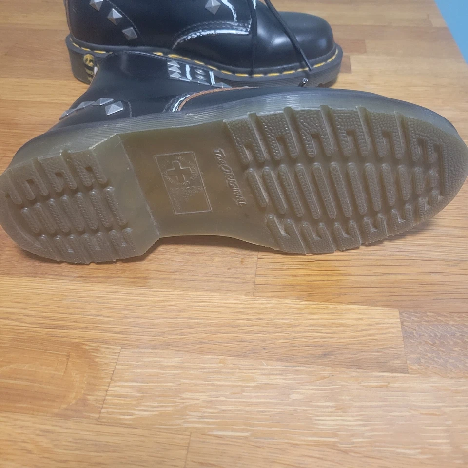 Dr. DOC MARTENS Unisex 1460 Studded Black Leather Boots GOTH PUNK METAL M5 W6 - Image 4 of 4