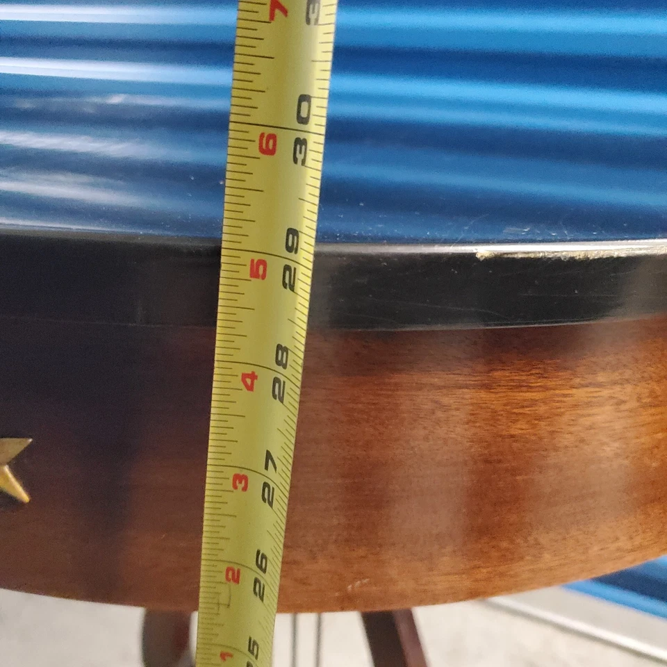 Mesa auxiliar redonda Kittinger lira vintage madera negra estilo colonial estrellas Foto 4 de 4