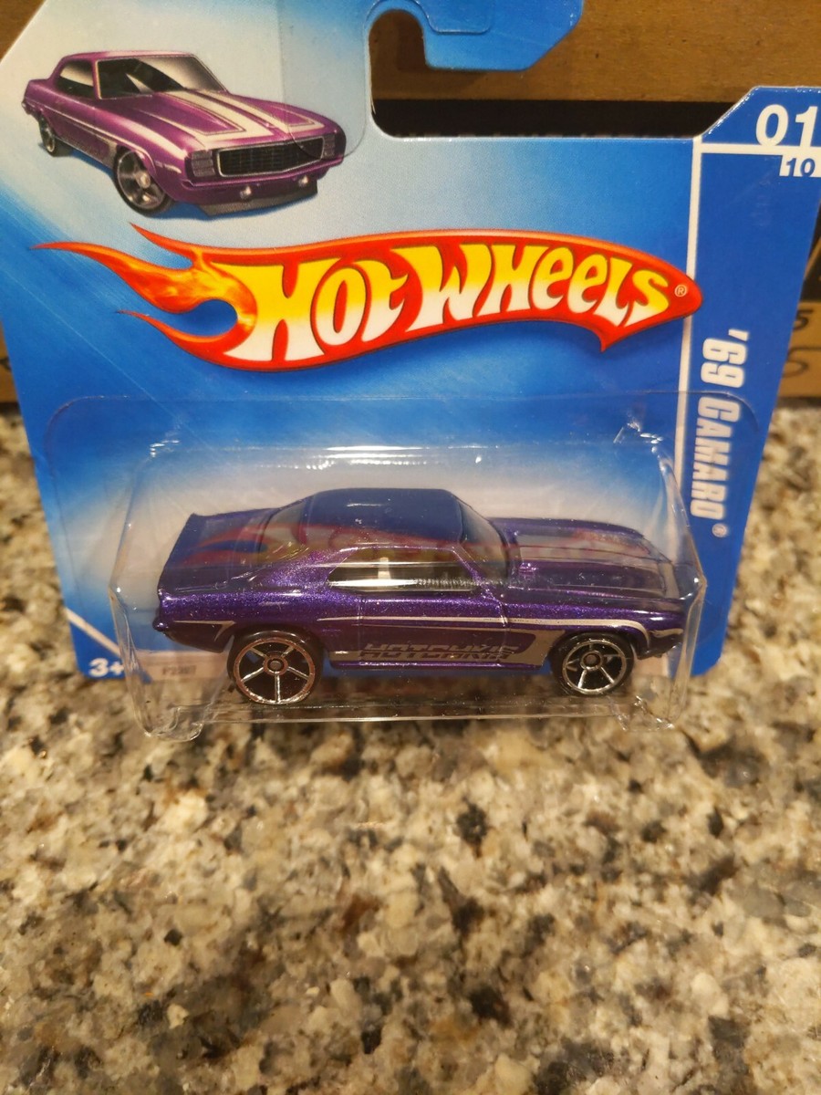 Hot Wheels 2009 Muscle Mania SHORT CARD - '69 CAMARO (purple