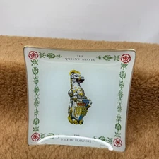 VTG  Georama The Queen’s Beasts The Yale Of Beaufort Glass Ashtray Candy Look