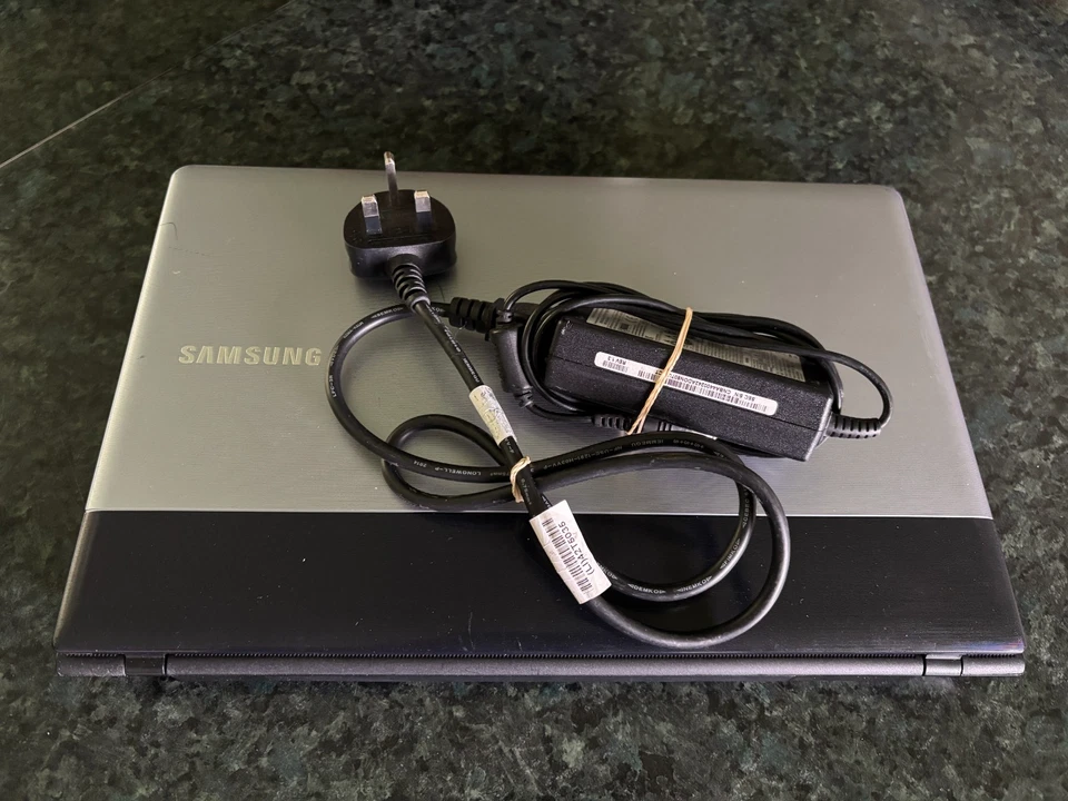 SAMSUNG NOTEBOOK LAPTOP 300E-- NP300E5A - Image 3 of 4