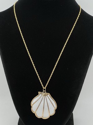 Unbranded White Flat Clam Shell Pendant Gold Tone Fine Rope Chain Necklace