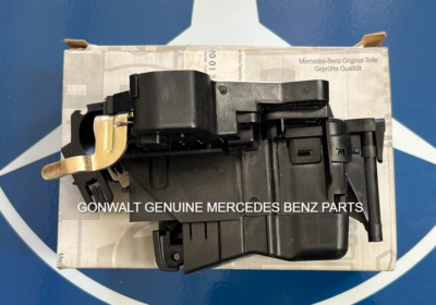 Mercedes-Benz CLK Class 1998-12003 Left Driver Door Lock Actuator