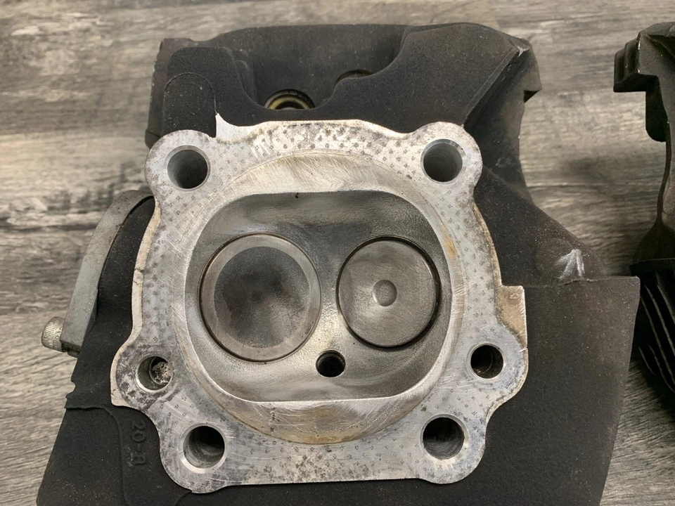 Culatas delanteras traseras Harley Davidson Dyna Road King Glide Softail OEM Foto 3 de 4