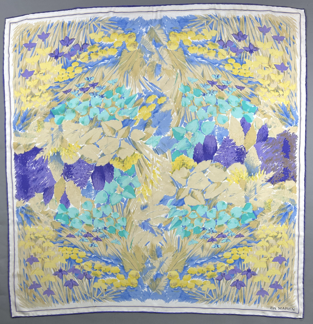 Foulard Vintage En Soie 100% Da Maren - Couleur Bordeaux Uni - Écharpe Carrée - Occasion En Bon état Général