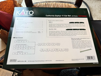 KATO N SCALE 106-055 CALIFORNIA ZEPHYR 11 CAR SET WITH DISPLAY