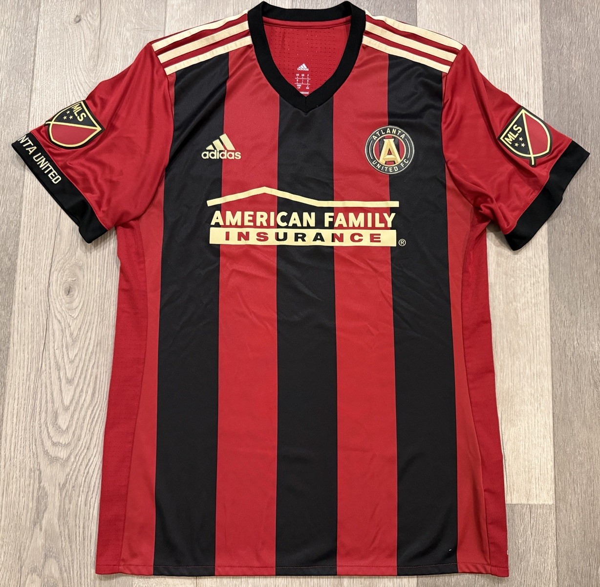 Atlanta United FC Adidas 2017 Inaugural Home Jersey Kit - Large