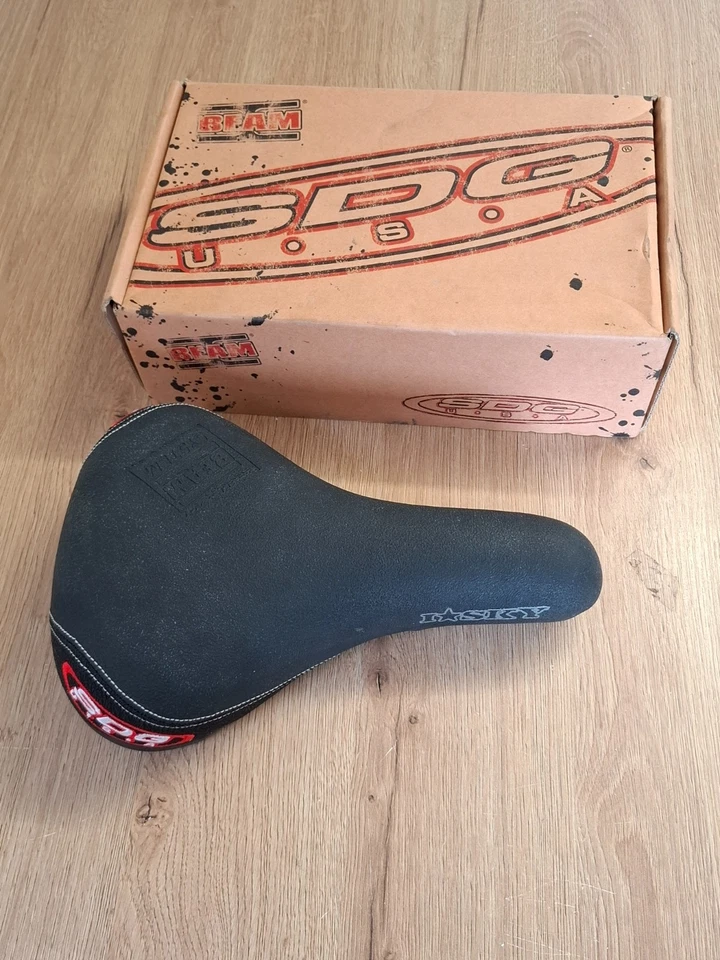 Запчасти для ретро-велосипеда новое в коробке седло NOS BEAM SDG U.S.A I Sky — модель: 00700 - Изображение 2 из 4