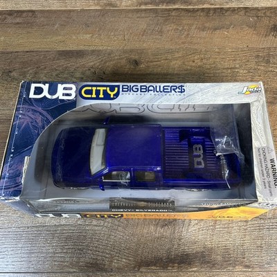 DUB CITY Chevrolet Silverado 1/18ミニカー Review: 1:18 Chevrolet Silverado Dub City by Jada (2002) | The