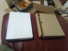 TRECCANI IL LIBRO DELL'ANNO  2000 DEL 2001 CON CUSTODIA IN CARTONE