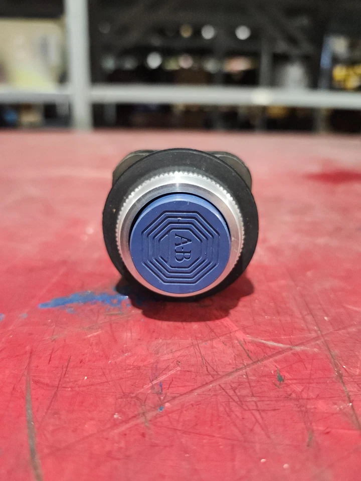 NEW IN BOX ALLEN BRADLY EXTENDED HEAD PUSH BUTTON BLUE 800T-B7A SER C - Imagem 4 de 4