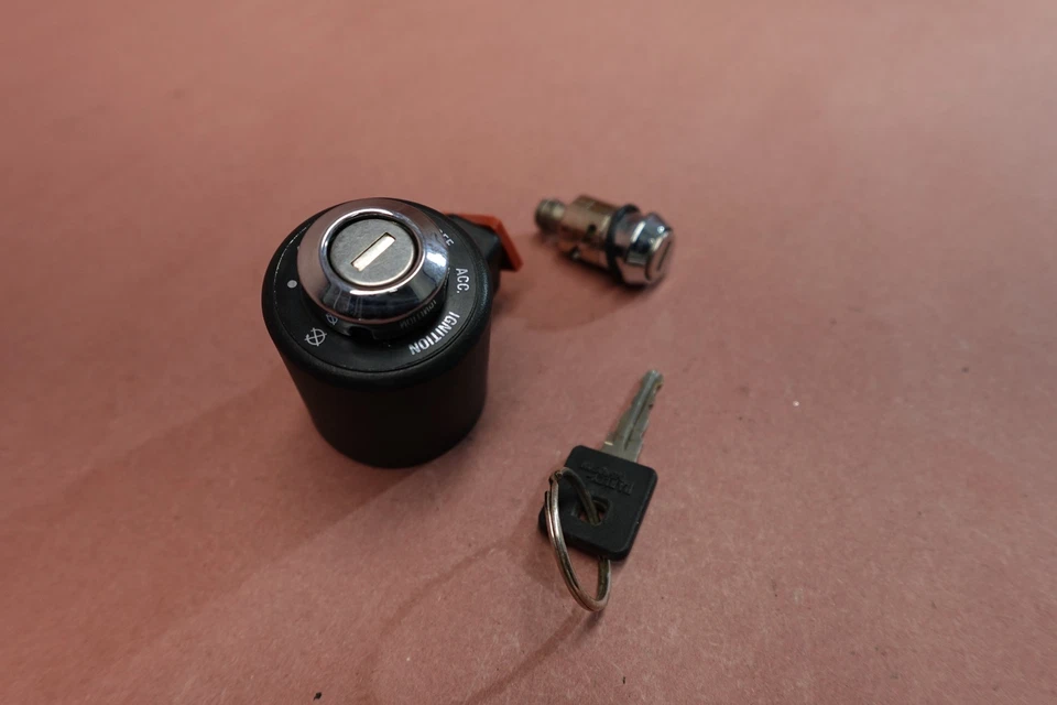 2009-2021 Harley Davidson Iron 883 XL883N interruptor de ignição conjunto de trava de garfo + chave - Imagem 2 de 4