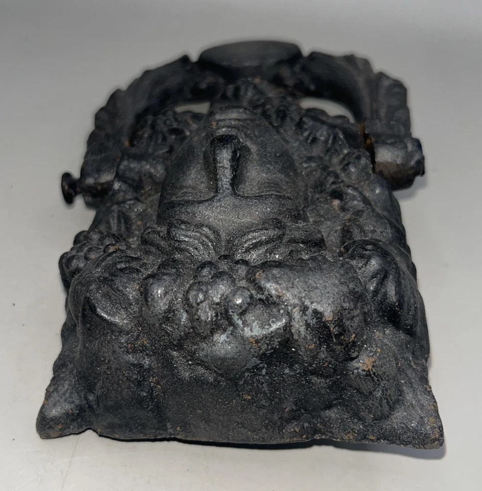 "Llama de puerta de hierro fundido vintage Medusa 7"" x 4""" Foto 3 de 4