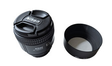 Nikon Nikkor 85mm AF f/1.8 D Prime Lens with Box & Hood, Made in Japan