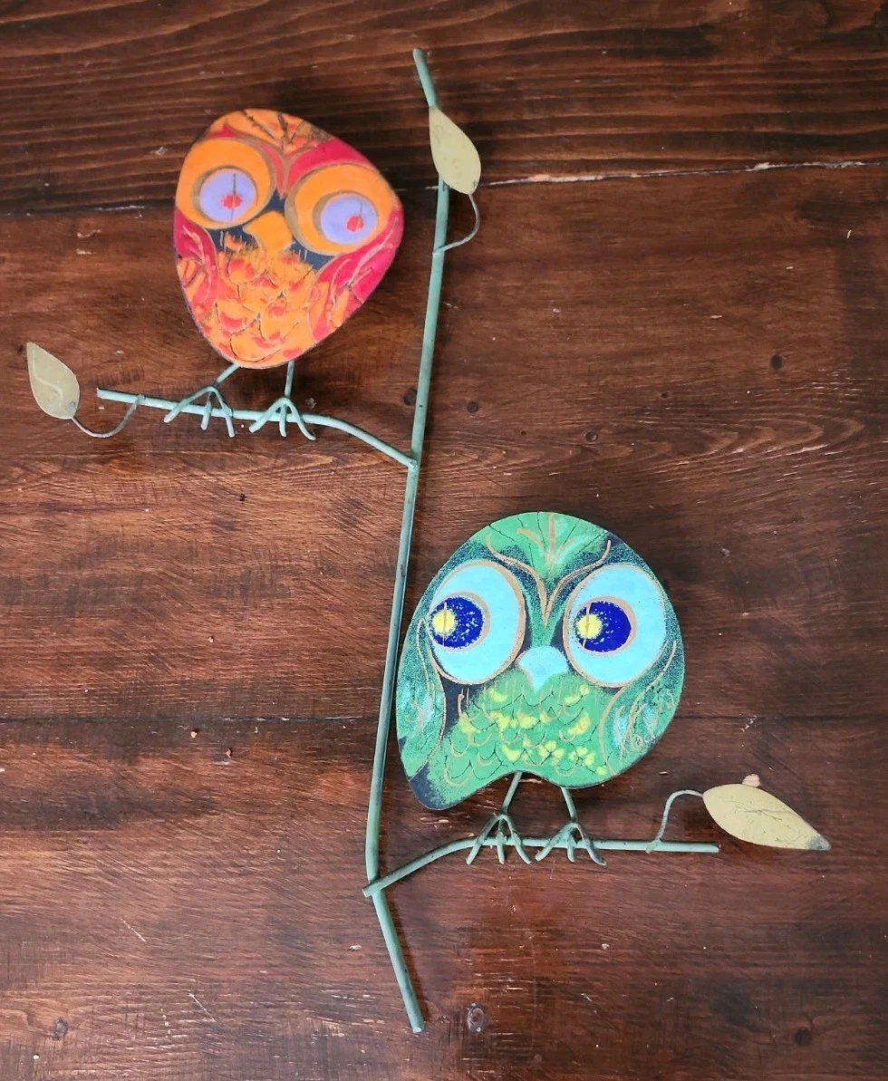 Wall Art Vintage, Retro & Mid-Century Collectibles (1960s) for