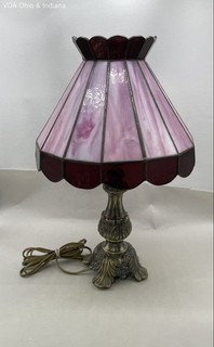 Vintage Antique Style Leaded Stained Stain Glass Lamp w Cast Metal Base 17"