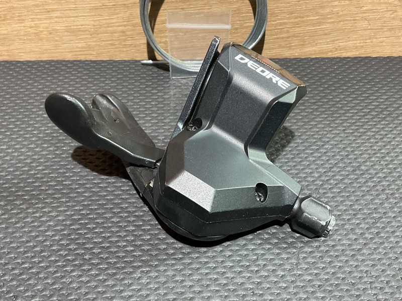 9 Speed Shimano Deore Right Hand Gear Shifter (SL-M590)