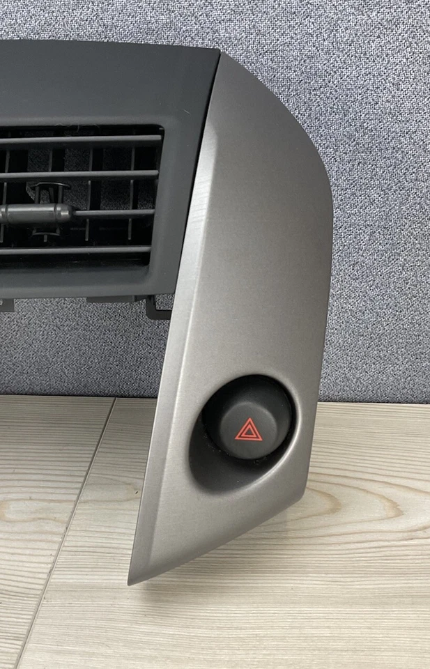 ⭐️2006-2012 Toyota Rav4 Dash Trim & Vents w/ Hazard Switch. OEM. Free Shipping! - Image 4 of 4