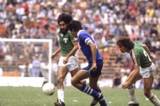 Leonardo Cuellar in action for Mexico 1978 Football Soccer Historic Old Photo 1