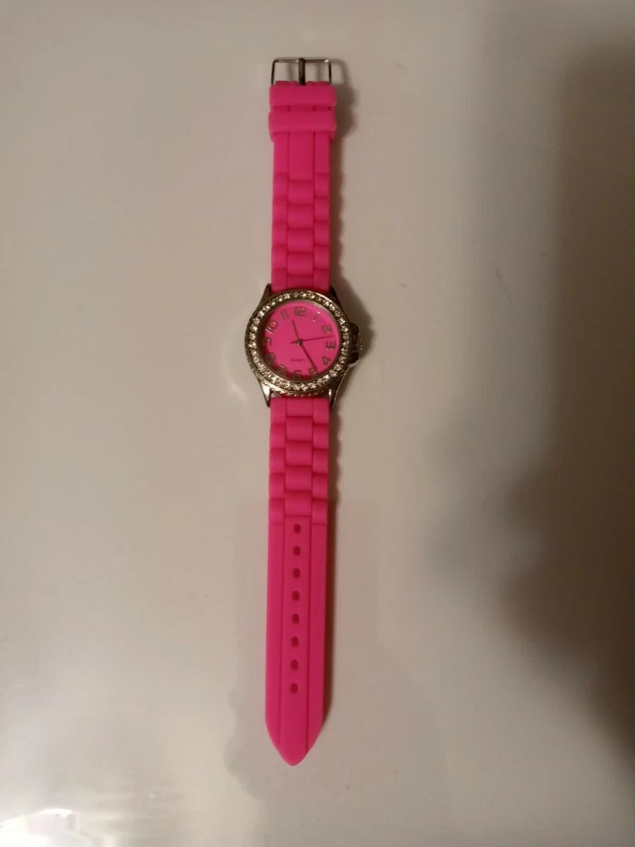 Watch with diamonds around face deals