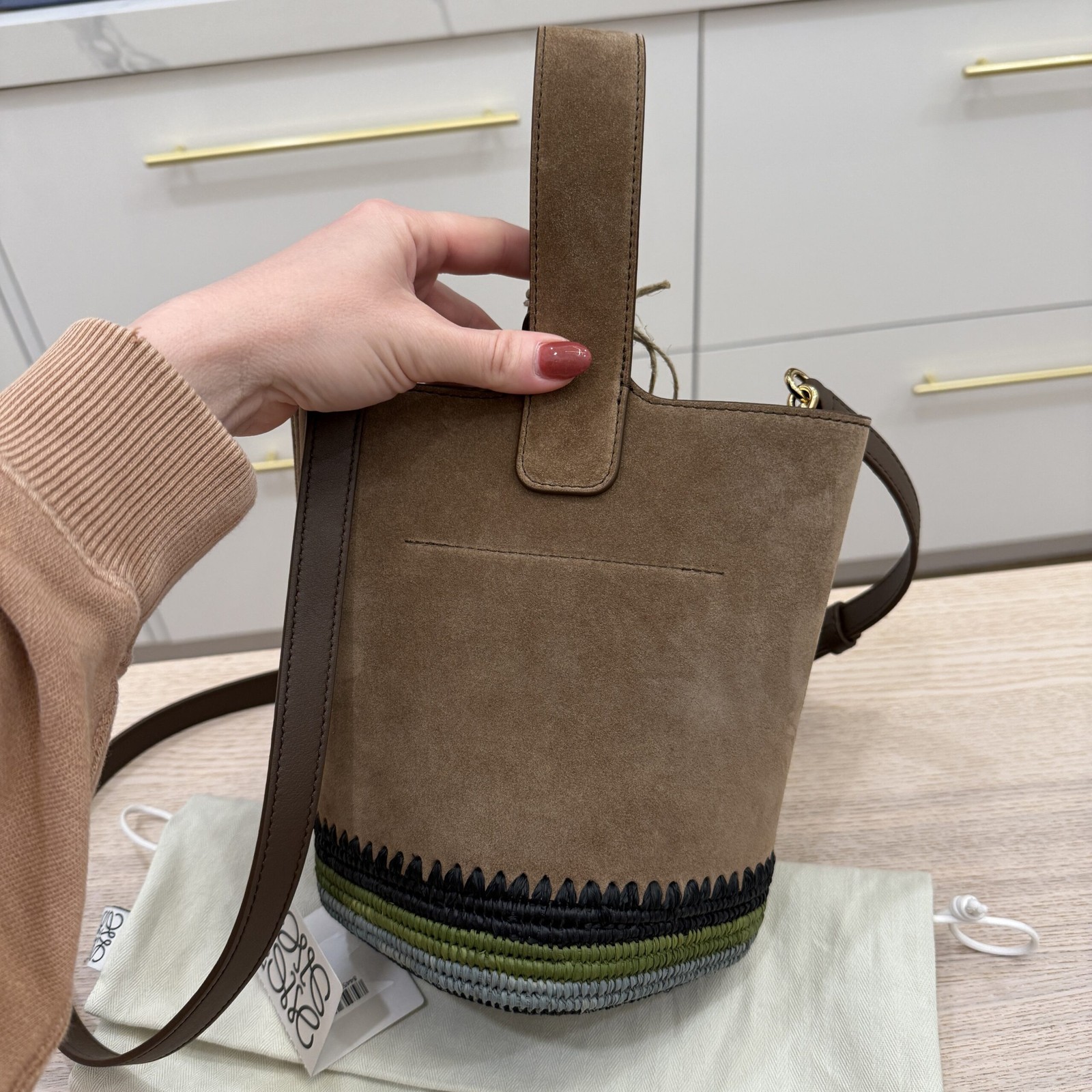 $2,500 BNWT LOEWE x Paula's Ibiza Mini Pebble Suede & Raffia Bucket Bag image 3