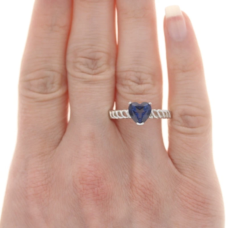Mystic Topaz Solitaire Ring - Sterling Silver 2.20ctw Heart Blue - Imagem 2 de 4