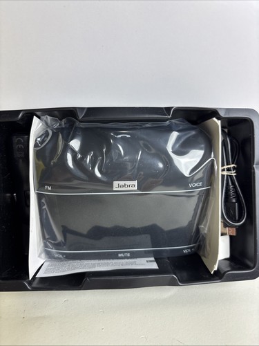 Jabra Freeway Bezprzewodowy głośnik samochodowy Bluetooth Nadajnik FM Czarny HFS100 - Zdjęcie 3 z 3