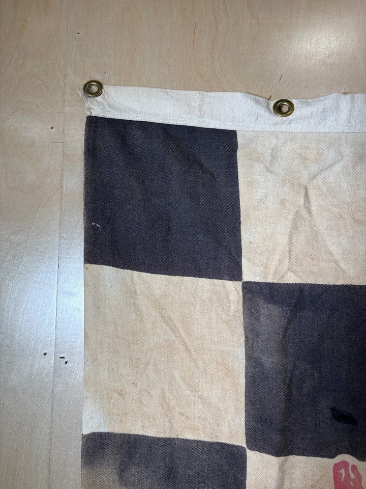 Retro Racing Checkers Vintage Mobil Pegasus Checkered Racing Flag Jolly Rogers Motorcycle ...