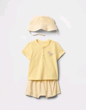NWT Gap Baby Unisex Three Piece Outfit Set With Hat Yellow Duck Size 3-6 M
