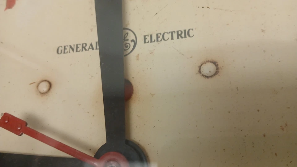 Vintage General Electric Red Eye Clock Metal w/Glass Dome Model 1H1412 Working - Image 4 of 4
