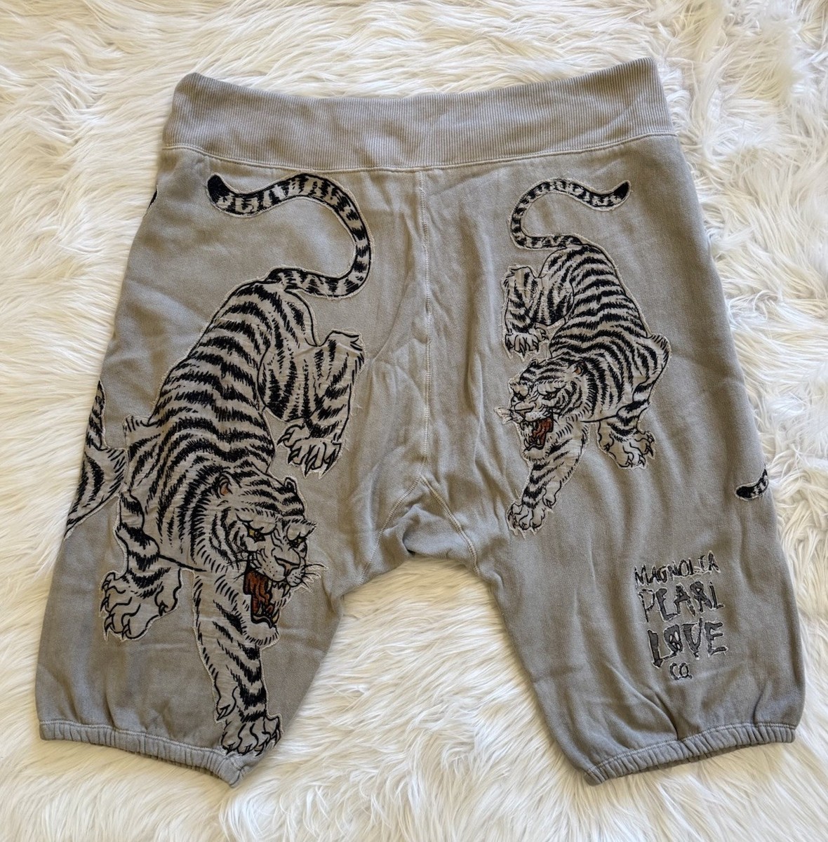 Magnolia Pearl Birch Cali Sweat Shorts Applique Tiger One Size | eBay