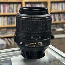 Nikon DX AF-S NIKKOR 18-55mm f/3.5-5.6G VR Zoom Lens SLIGHT DAMAGE