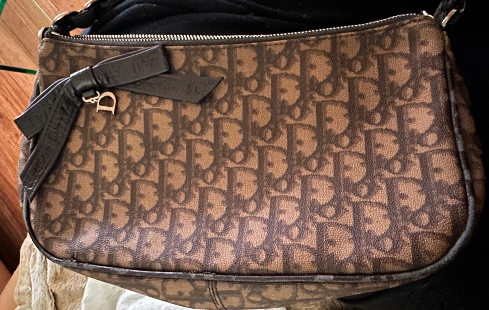 Christian Dior   Vintage   W   Sac à main romantique Trotter   Cuir marron avec nœud en D