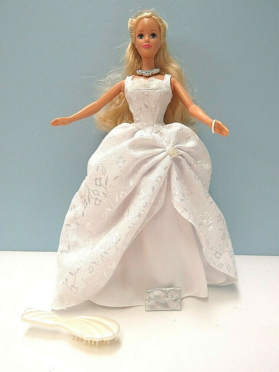 High Fashion Barbie Doll, Blond Hair, White and Silver Gown, Purse, Jewelry