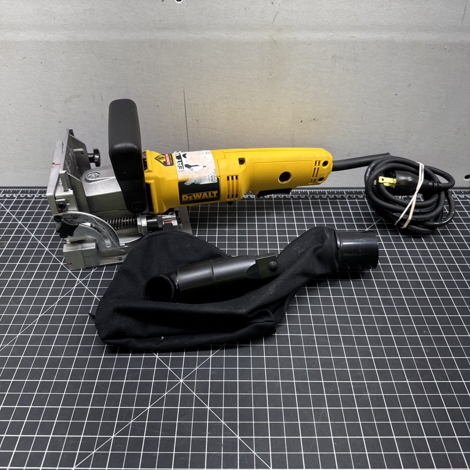 Corded DW682 Biscuit Plate Joiner Kit Woodworking Wood Power Tool DEWALT A4