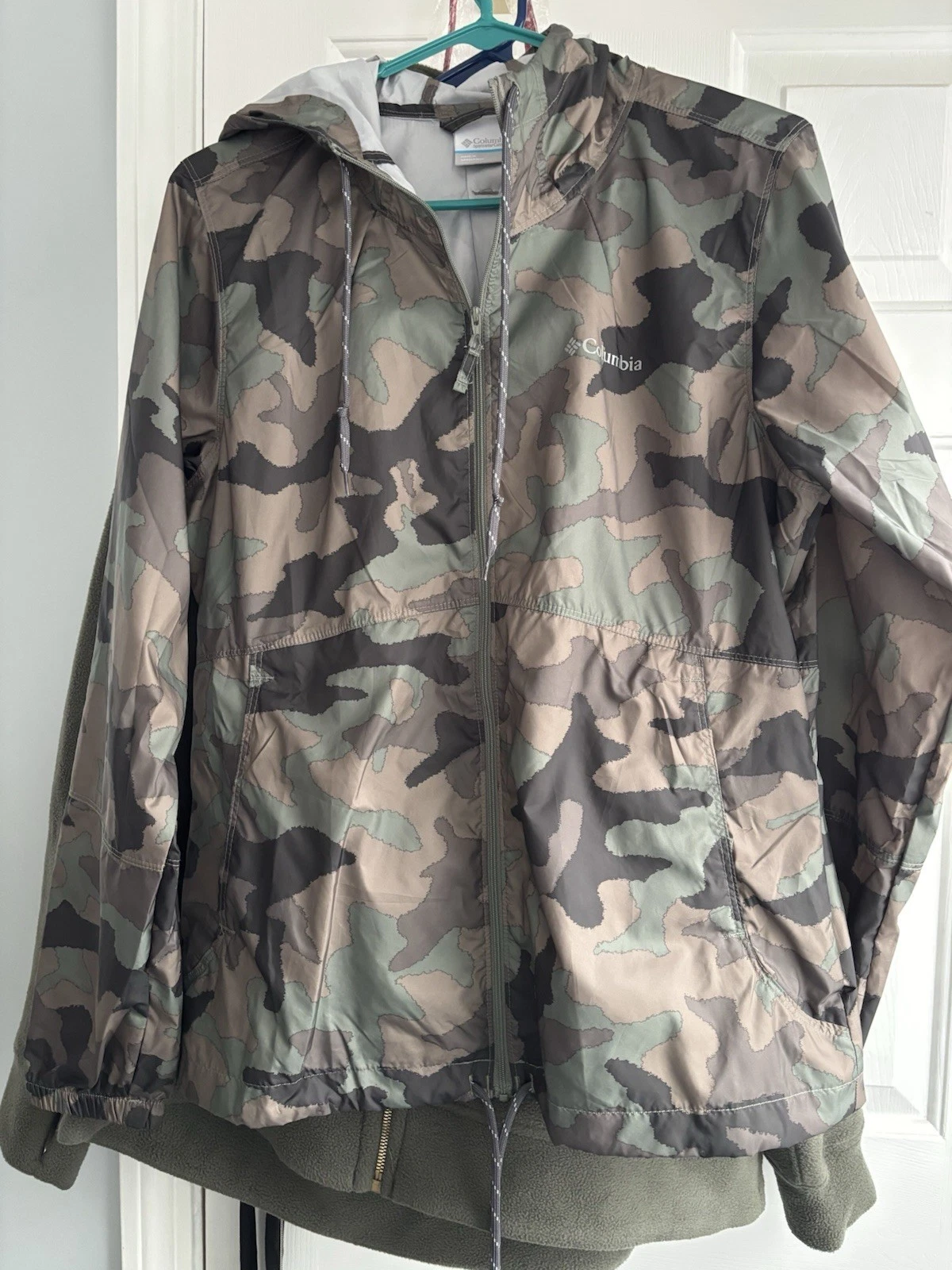 Columbia Women’s Camouflage Hooded Windbreaker Jacket Mid-Length Size M