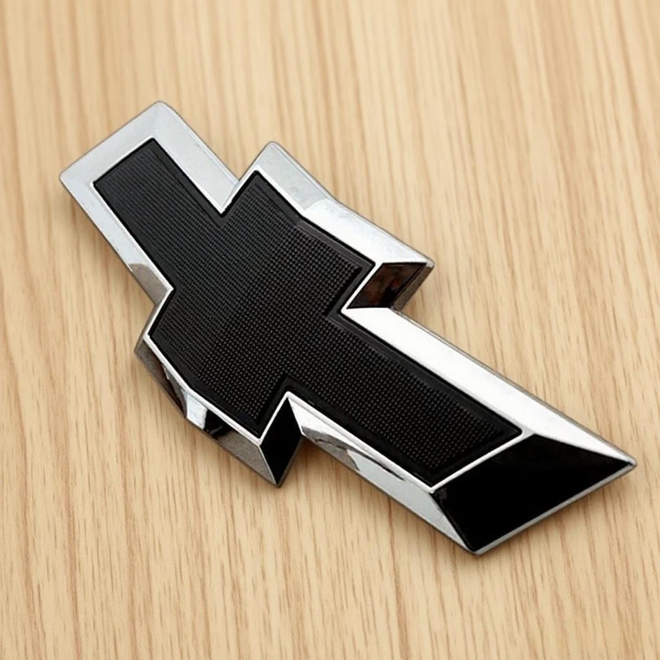 Chevrolet Traverse 2018-2024 pajarita parrilla delantera emblema cromado 23165730 OEM Foto 4 de 4