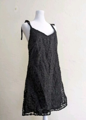 Women s Tie Strap Lace Mini Dress Black L NWOT $60 Francesca s Mi Ami
