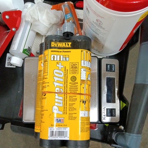 DeWalt Pure110+ High Strength Epoxy Anchoring System, 20oz no tips