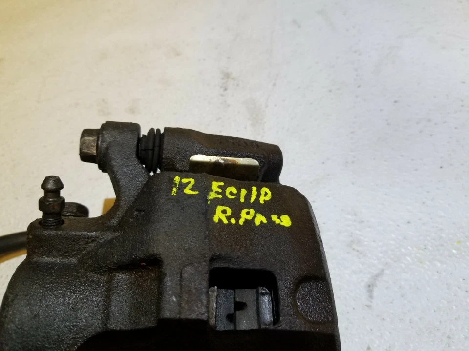 09 10 11 12 MITSUBISHI ECLIPSE 2.4L PINZA DE FRENO PASO TRASERO DERECHO OEM 51K millas Foto 2 de 4