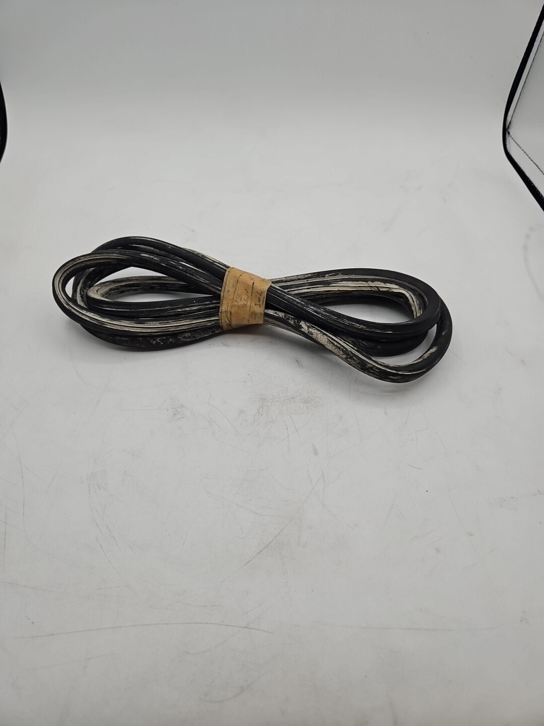 BENTLEY & ROLLS ROYCE REAR SCREEN SEAL (UB2611)